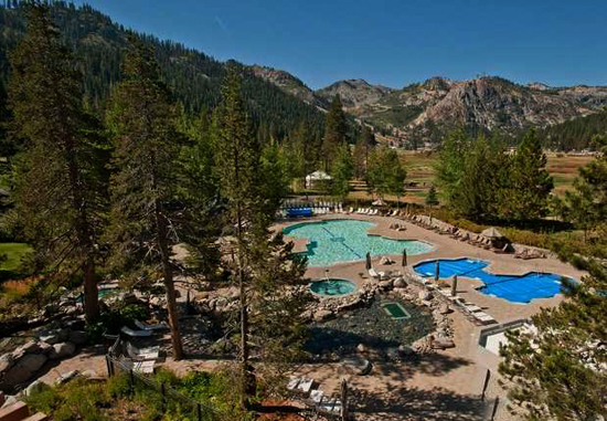 Những điểm nghỉ dưỡng tr&ecirc;n n&uacute;i đẹp nhất thế giới